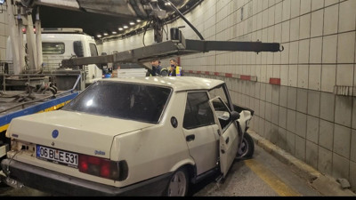 Polisin 'dur' ihtarına uymayan sürücü kaza yaptı