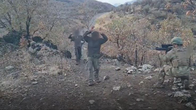 Kıstırılan teröristler böyle teslim oldu