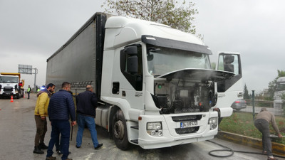 Antalya’da tır, alev aldı