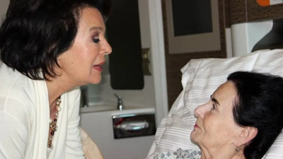 Hülya Koçyiğit'in Fatma Girik'siz buruk yaş günü. Aynı gün doğmuşlardı