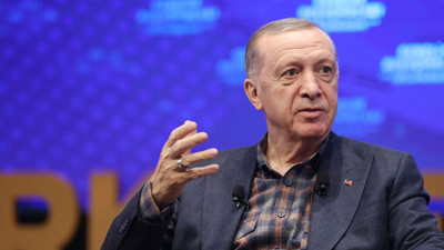 Akşener ''Biraz da helal para yesinler'' demişti. Erdoğan Akşener'den kazandığı parayı TÜRGEV'e bağışladı.