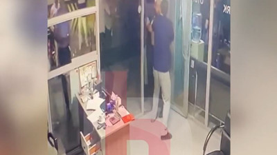 İsmailağa cemaatine bağlı sarıklı cübbeli dernek başkanı otopark bastı