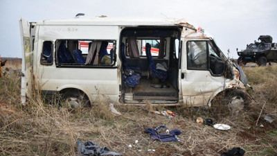 Urfa'da işçilerini taşıyan minibüs devrildi: 23 kişi yaralandı