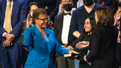 Los Angeles’ın ilk kadın belediye başkanı görevine başladı