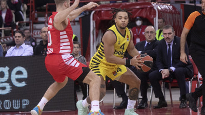 Fenerbahçe Beko'ya Yunanistan'da tarihi fark