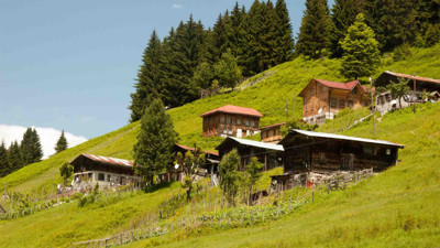 Köy evinde kalan da vergi ödeyecek. Eğleniyor musunuz çıkar telefonun diyenler amcalar