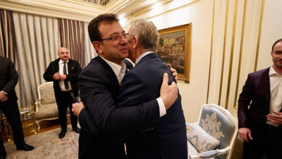 Mansur Yavaş, mahkeme kararının ardından destek için Ekrem İmamoğlu'nu ziyaret etti