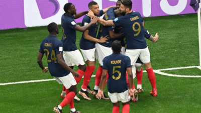 Fransa ayakta: Mbappe ne yaptın öyle