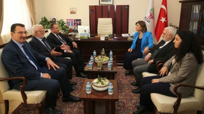 Selvi’den al haberi. AKP terörist dediği HDP ile bir kez daha görüşecek