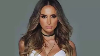 Emina Jahovic, maneviyata yöneldi. Umre ziyaretine gitti