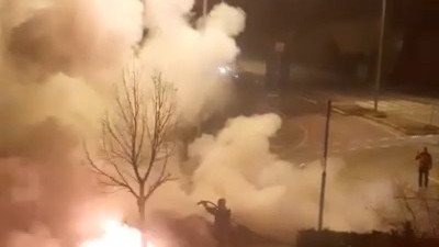 Seyir halindeki otomobil alev alev yandı