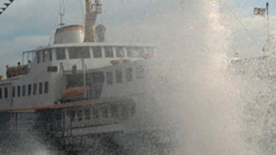 İstanbul'da vapur seferlerine lodos engeli (15 Aralık 2022)