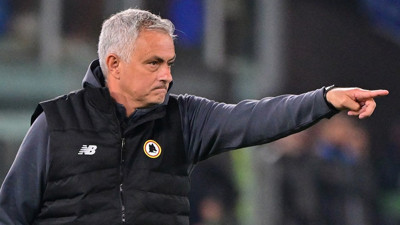Portekiz'de Mourinho çılgınlığı. Federasyon görüşmelere başları taraftarlar gösteri yaptı