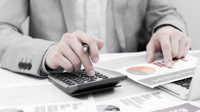 Dev bankadan şok haber. 4 bine yakın çalışanını işten çıkaracak