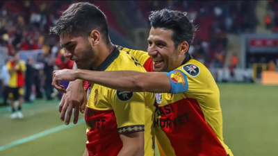 İsmail Köybaşı yine kendini aştı. Çaykur Rize- Göztepe maçında öyle bir gol attı ki inanılmaz