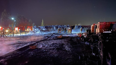 Tuzla’da plastik imalathanesinde korkutan yangın 3 yaralı