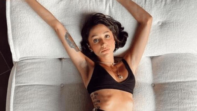 Şarkıcı Zeynep Bastık'ın omurgası kırıldı. Kötü haberi kendisi duyurdu