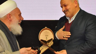 AKP’li belediyenin daire başkanından Yusuf Ziya Gümüşel için dua talebi