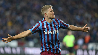 Andreas Cornelius Trabzonspor'u icraya verdi