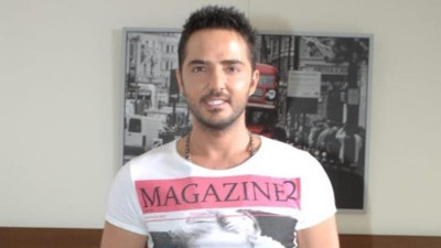 Şarkıcı Gökhan Özen'den kötü haber geldi. Ünlü şarkıcı evinde kalp krizi geçirdi