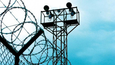 Lübnan'da 26 mahkum cezaevinden firar etti