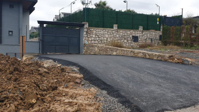 Belediyeden kişiye özel asfalt çalışması. Kim bu torpilli abi?