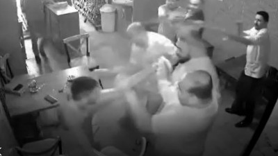 Bayrampaşa’da bir adamı sopayla komalık ettiler