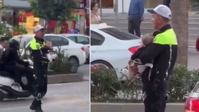 İşte Türk Polisi budur. Bebek ağladı anne park alanından çıkamayınca polis imdadına yetişti