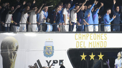 Arjantin 36 yıl sonra evine kupayla döndü