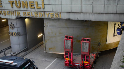 Dev platform tünele sıkıştı