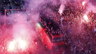 Faslı futbolcular Rabat'ta büyük bir coşku ile karşılandı