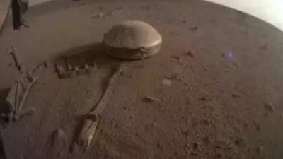 Uzay aracı canlı insan gibi mesaj attı. Emekli uzay aracı Mars'ın son fotoğrafını çekti