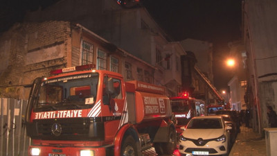 3 katlı evde yangın