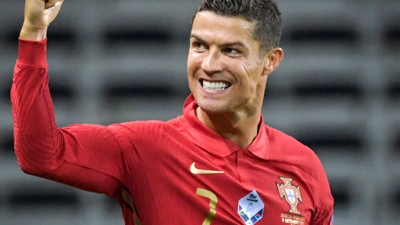 Araplar Ronaldo'yu 2030 Dünya Kupası adaylığı için alıyor
