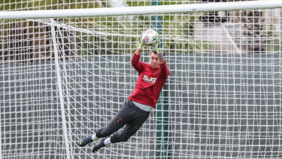 Galatasaray'da Muslera paniği: Cezasını nerede çekecek