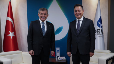 Davutoğlu'ndan Babacan'a ziyaret