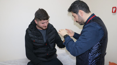 Kopan parmağı göbeğinde yeniden büyütüldü