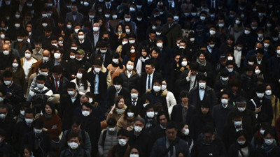 Vakaların önüne geçilemiyor. Korona hastaları ölenlerin yanında tedavi ediliyor