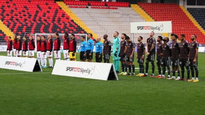 Böylesi görülmedi. Hakemden Günay'a renkli tayt kartı