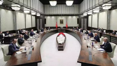 Yılın son Kabine toplantısı başladı. Masadaki gündem yoğun olacak