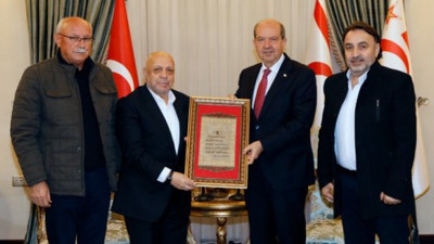 KKTC Cumhurbaşkanı Tatar HAK-İŞ Genel Başkanı Arslan'ı kabul etti
