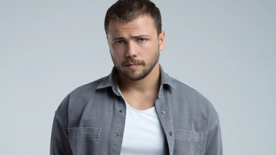 Tolga Sarıtaş'tan oyunculuğu bıraktığı iddialarına yanıt