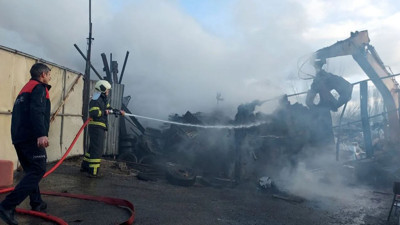 Karabük'te hurda deposunda yangın