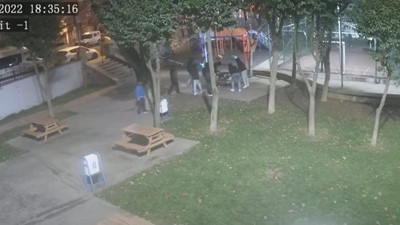 Parktaki oturma grubunu çaldılar. Belediyenin güvenlik kameraları her şeyi çekti