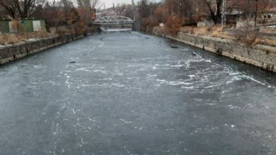 Kars Çayı kısmen dondu. Eksi 9’u gördü