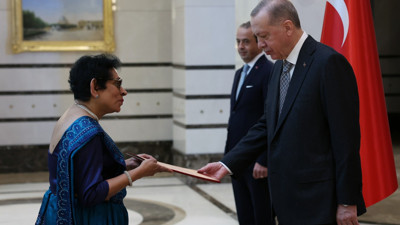 Sri Lanka Büyükelçisi Dissanayake, Erdoğan'a güven mektubu sundu