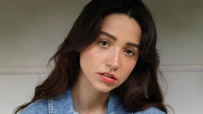 Ünlü şarkıcı Zeynep Bastık üzücü haberi video ile duyurdu. Düşerek omurga kemiklerini kırmıştı