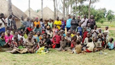 Ugandalı bu adamın yanına yaklaşmayın