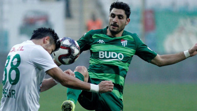 Futbolu bırakan Özer Hurmacı 2. lig takımına transfer oldu