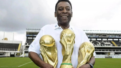 Pele hayatını kaybetti. Dünya futbolunun acı günü